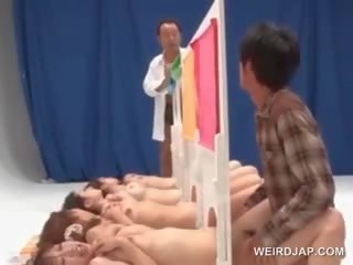 Aasialaiset alasti tytöt saada cunts naulattu sisään a aikuinen elokuva kilpailussa