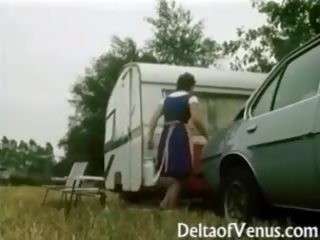 Retro adulto vídeo 1970s - peluda morena - camper coupling